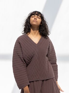 Black Crane Quilted V-Neck Top – Plum (Size XS) | Lightweight Quilted Cotton,